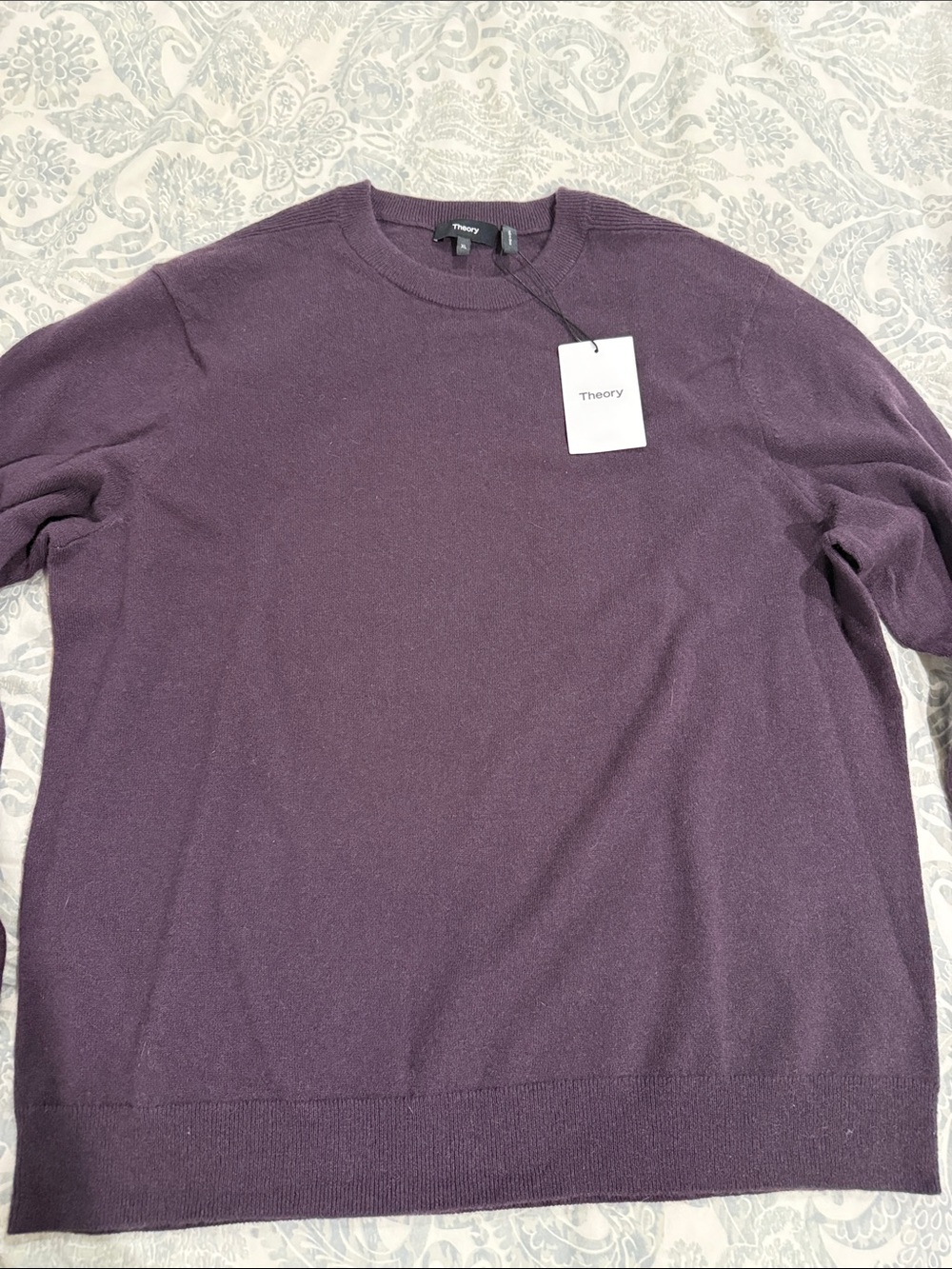 Theory Men’s Hilles Crewneck Cashmere Sweater in Plum